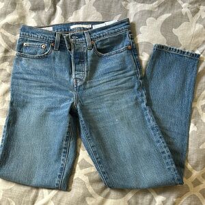 Levi premium icon wedgie jeans